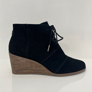 TOMS Hyde Wedge Bootie Ankle Boot Suede Lace-Up Black 9.5 NWOT